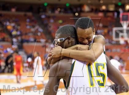 Thumbnail 1 in Yates vs. Madison (UIL 3A Final) photogallery.