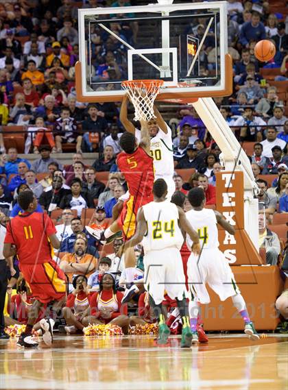 Thumbnail 3 in Yates vs. Madison (UIL 3A Final) photogallery.