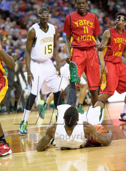 Thumbnail 2 in Yates vs. Madison (UIL 3A Final) photogallery.