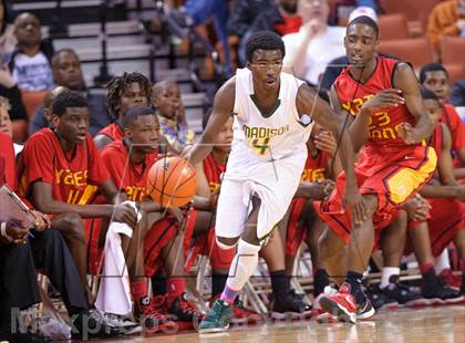 Thumbnail 1 in Yates vs. Madison (UIL 3A Final) photogallery.