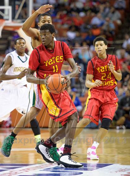 Thumbnail 2 in Yates vs. Madison (UIL 3A Final) photogallery.