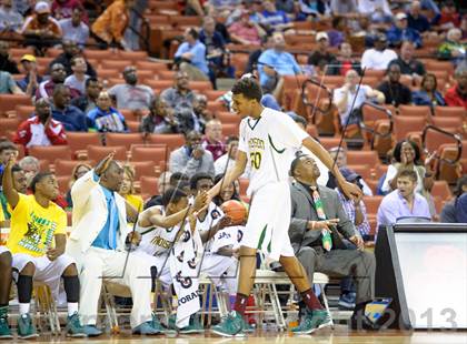 Thumbnail 1 in Yates vs. Madison (UIL 3A Final) photogallery.