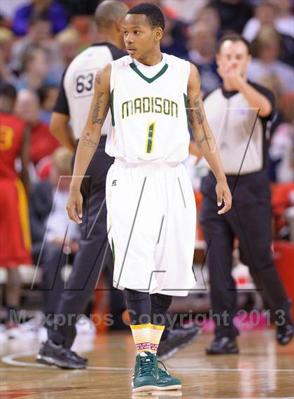 Thumbnail 1 in Yates vs. Madison (UIL 3A Final) photogallery.