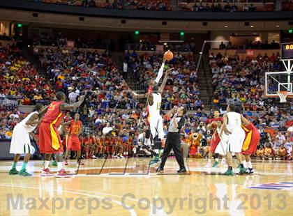 Thumbnail 2 in Yates vs. Madison (UIL 3A Final) photogallery.