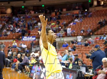 Thumbnail 1 in Yates vs. Madison (UIL 3A Final) photogallery.
