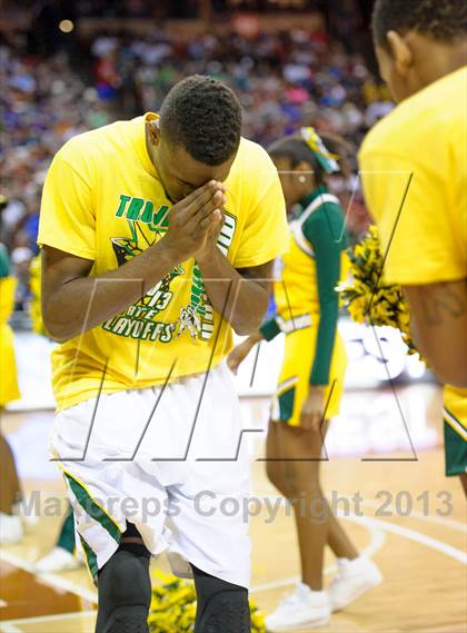 Thumbnail 1 in Yates vs. Madison (UIL 3A Final) photogallery.