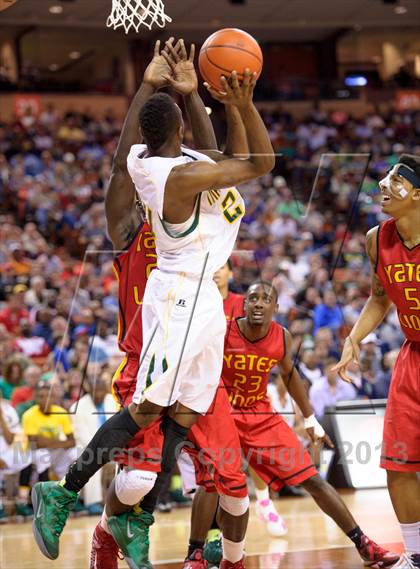 Thumbnail 2 in Yates vs. Madison (UIL 3A Final) photogallery.