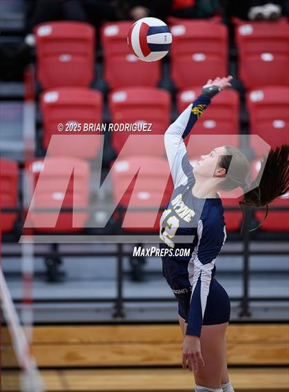 Thumbnail 2 in Wynne vs. Highland (AAA 4A East Regional Round 1) photogallery.