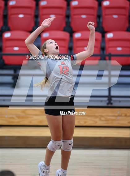 Thumbnail 3 in Wynne vs. Highland (AAA 4A East Regional Round 1) photogallery.