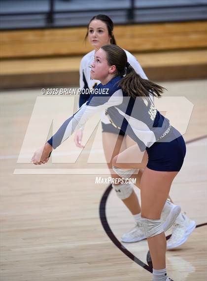 Thumbnail 2 in Wynne vs. Highland (AAA 4A East Regional Round 1) photogallery.