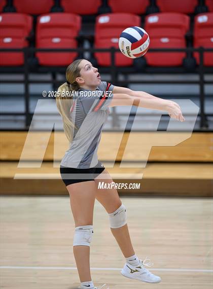 Thumbnail 1 in Wynne vs. Highland (AAA 4A East Regional Round 1) photogallery.