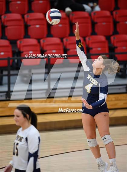 Thumbnail 1 in Wynne vs. Highland (AAA 4A East Regional Round 1) photogallery.