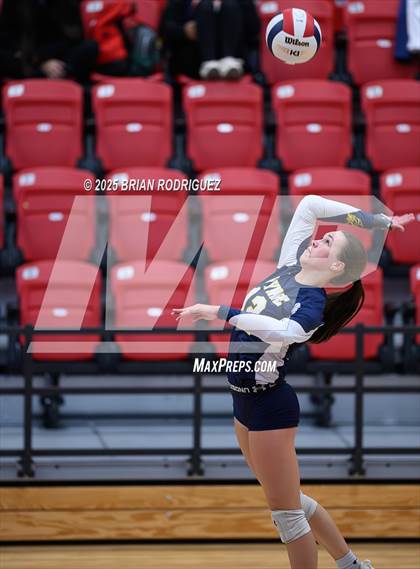 Thumbnail 3 in Wynne vs. Highland (AAA 4A East Regional Round 1) photogallery.