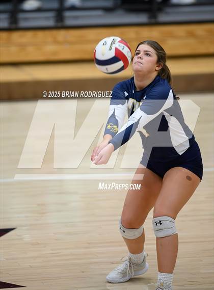 Thumbnail 1 in Wynne vs. Highland (AAA 4A East Regional Round 1) photogallery.