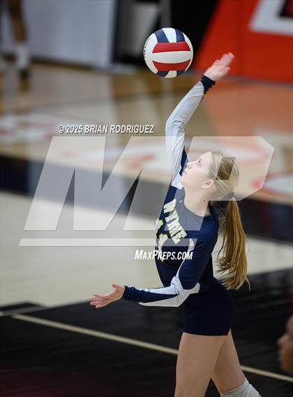Thumbnail 3 in Wynne vs. Highland (AAA 4A East Regional Round 1) photogallery.