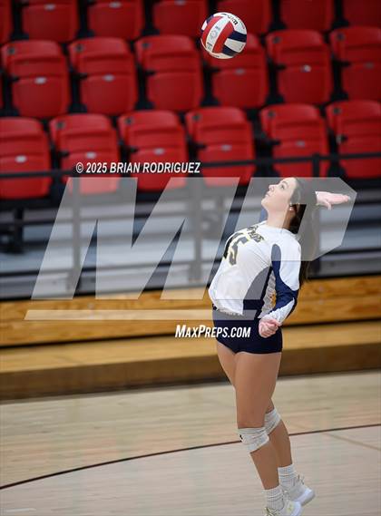 Thumbnail 2 in Wynne vs. Highland (AAA 4A East Regional Round 1) photogallery.