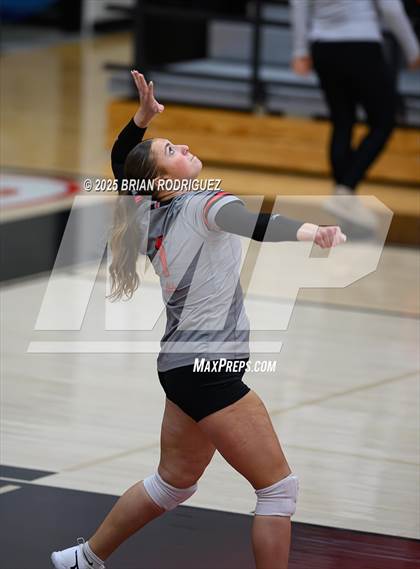 Thumbnail 2 in Wynne vs. Highland (AAA 4A East Regional Round 1) photogallery.