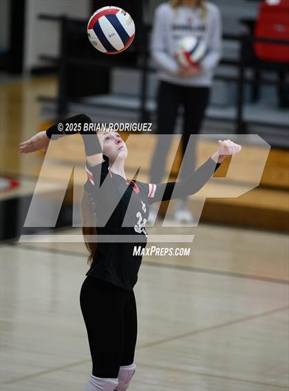 Thumbnail 1 in Wynne vs. Highland (AAA 4A East Regional Round 1) photogallery.
