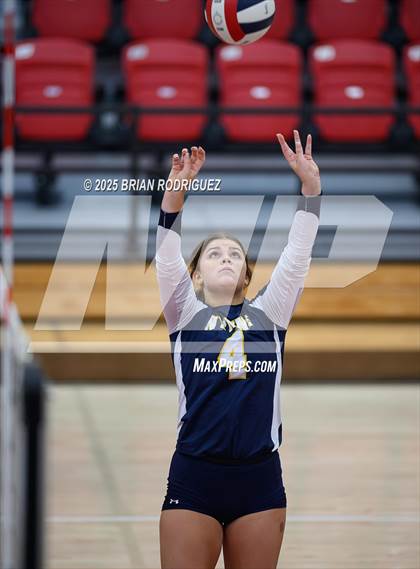Thumbnail 2 in Wynne vs. Highland (AAA 4A East Regional Round 1) photogallery.