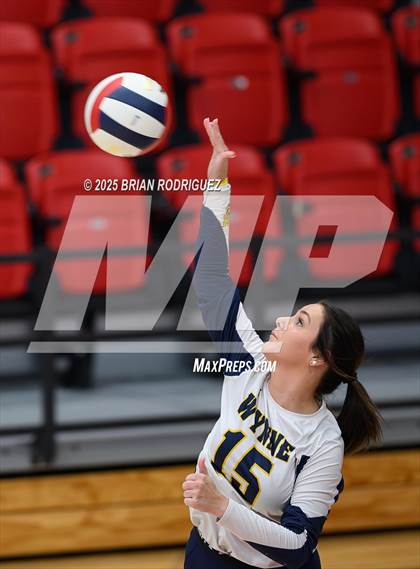 Thumbnail 2 in Wynne vs. Highland (AAA 4A East Regional Round 1) photogallery.
