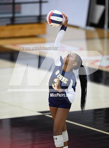 Thumbnail 3 in Wynne vs. Highland (AAA 4A East Regional Round 1) photogallery.