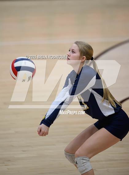 Thumbnail 3 in Wynne vs. Highland (AAA 4A East Regional Round 1) photogallery.