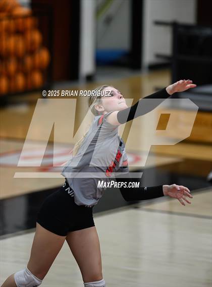 Thumbnail 2 in Wynne vs. Highland (AAA 4A East Regional Round 1) photogallery.