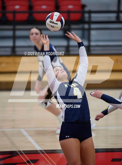 Thumbnail 1 in Wynne vs. Highland (AAA 4A East Regional Round 1) photogallery.