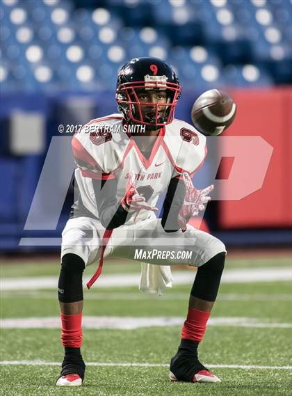 Thumbnail 1 in South Park vs. West Seneca West (Section 6 Class B Final) photogallery.
