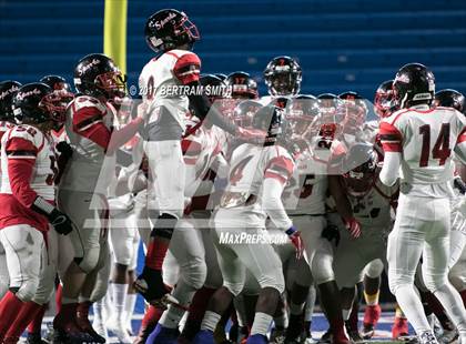 Thumbnail 2 in South Park vs. West Seneca West (Section 6 Class B Final) photogallery.