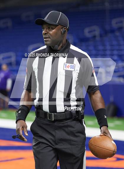 Thumbnail 1 in Boerne vs. Randle (UIL 5A D2 Football Semifinal) photogallery.