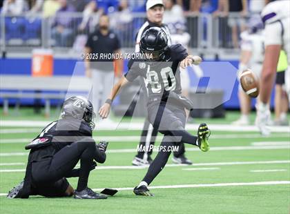 Thumbnail 3 in Boerne vs. Randle (UIL 5A D2 Football Semifinal) photogallery.