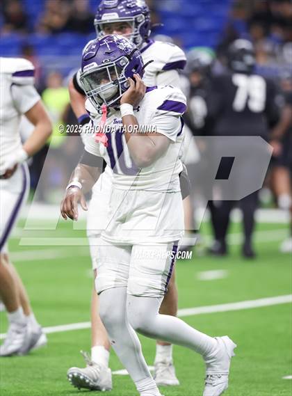 Thumbnail 3 in Boerne vs. Randle (UIL 5A D2 Football Semifinal) photogallery.