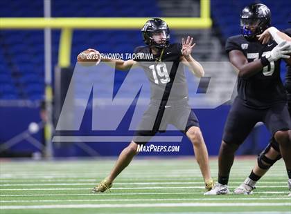 Thumbnail 1 in Boerne vs. Randle (UIL 5A D2 Football Semifinal) photogallery.