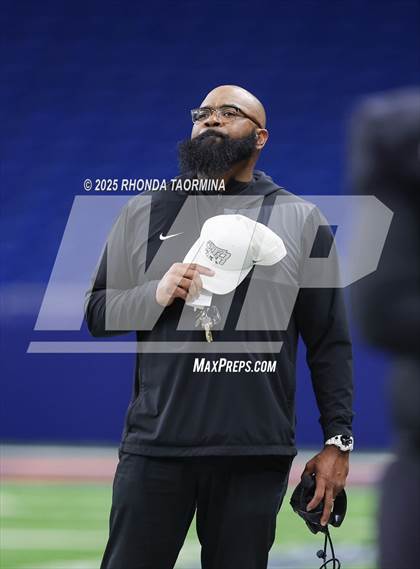 Thumbnail 3 in Boerne vs. Randle (UIL 5A D2 Football Semifinal) photogallery.