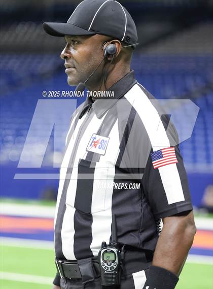 Thumbnail 2 in Boerne vs. Randle (UIL 5A D2 Football Semifinal) photogallery.