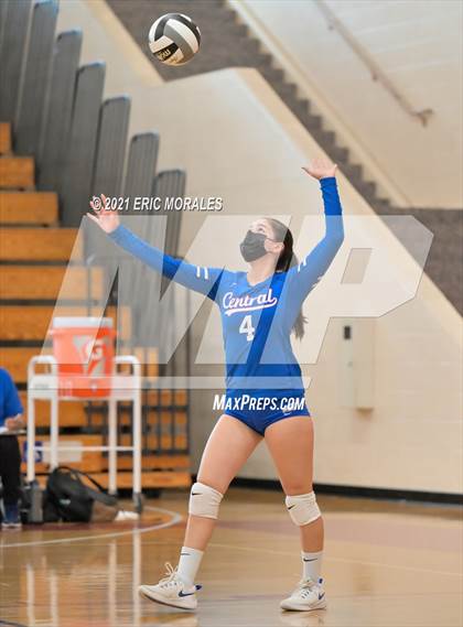 Thumbnail 3 in Kearny vs Central (CIF SDS D5 FINAL) photogallery.