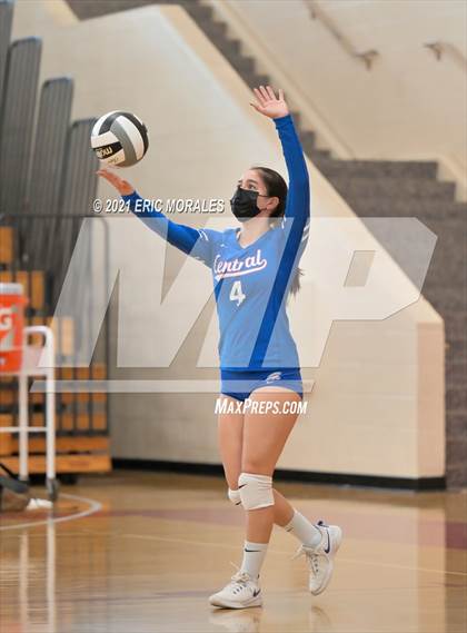 Thumbnail 2 in Kearny vs Central (CIF SDS D5 FINAL) photogallery.