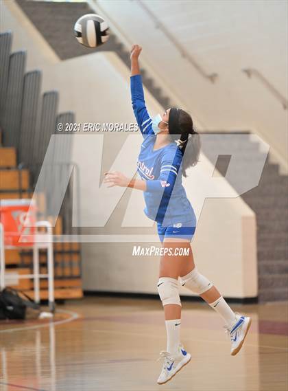 Thumbnail 2 in Kearny vs Central (CIF SDS D5 FINAL) photogallery.