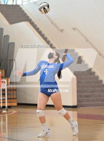 Thumbnail 2 in Kearny vs Central (CIF SDS D5 FINAL) photogallery.