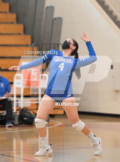 Thumbnail 3 in Kearny vs Central (CIF SDS D5 FINAL) photogallery.