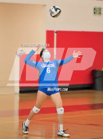 Thumbnail 2 in Kearny vs Central (CIF SDS D5 FINAL) photogallery.