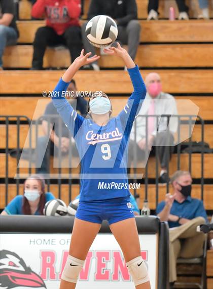 Thumbnail 3 in Kearny vs Central (CIF SDS D5 FINAL) photogallery.