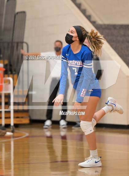 Thumbnail 2 in Kearny vs Central (CIF SDS D5 FINAL) photogallery.