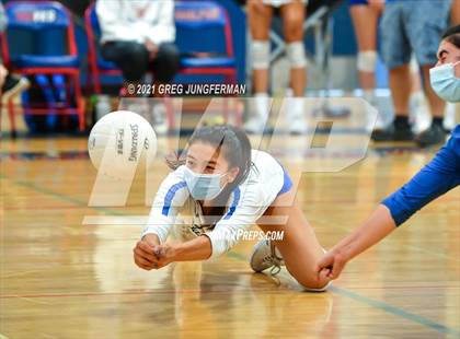 Thumbnail 2 in Windsor @ Tamalpais photogallery.