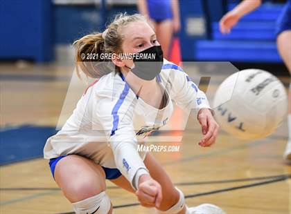 Thumbnail 3 in Windsor @ Tamalpais photogallery.