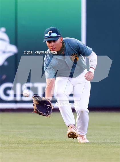 Thumbnail 2 in Salpointe Catholic @ Canyon del Oro (AIA 4A Semifinal) photogallery.