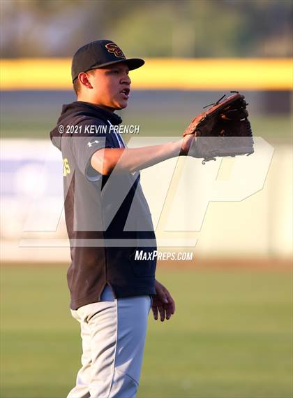 Thumbnail 3 in Salpointe Catholic @ Canyon del Oro (AIA 4A Semifinal) photogallery.