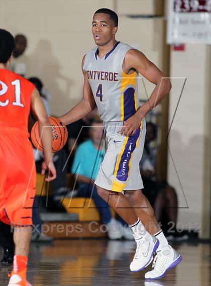 Thumbnail 3 in Whitney Young vs. Montverde Academy (City of Palms Classic) photogallery.