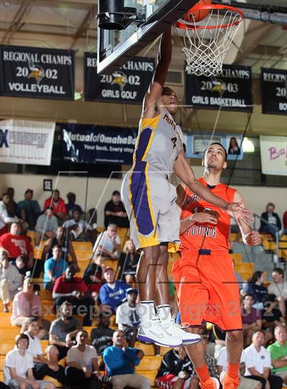 Thumbnail 2 in Whitney Young vs. Montverde Academy (City of Palms Classic) photogallery.
